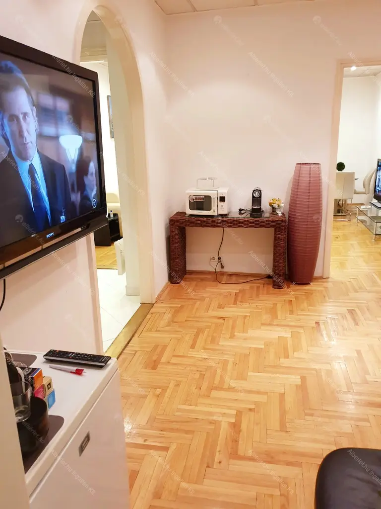 Kiadó albérlet 280000 Ft/hó áron: Budapest, V. kerület  Múzeum körút. Mérete: 55 nm, 2 szobás | Alberlet.hu - 6677055