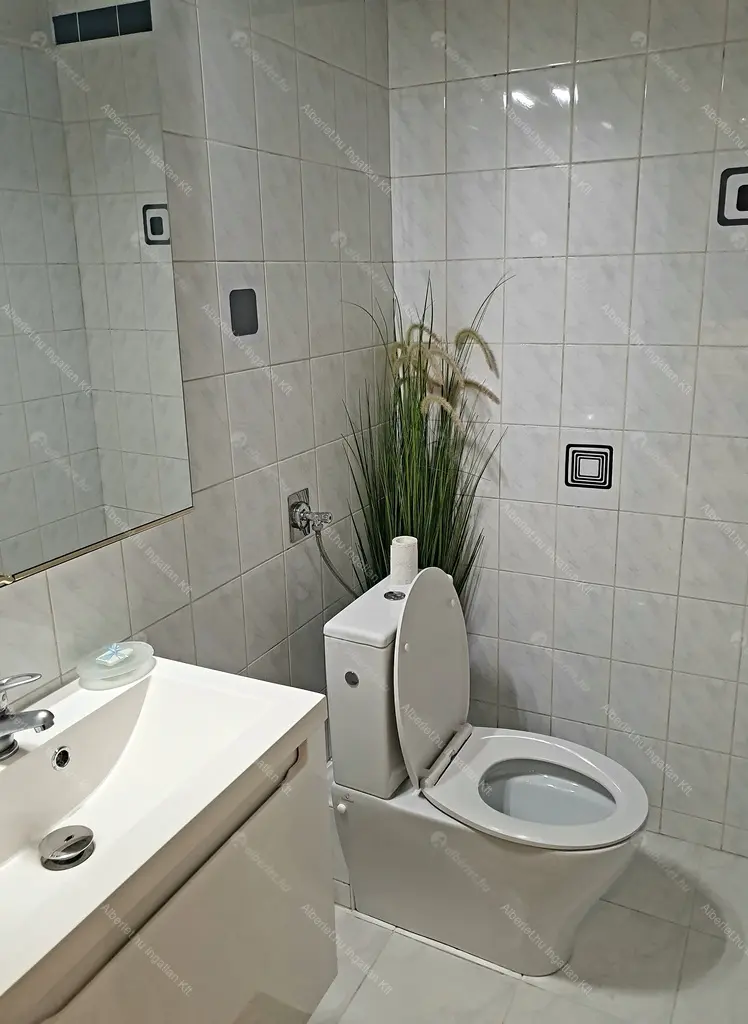 Kiadó albérlet 280000 Ft/hó áron: Budapest, V. kerület  Múzeum körút. Mérete: 55 nm, 2 szobás | Alberlet.hu - 6677060