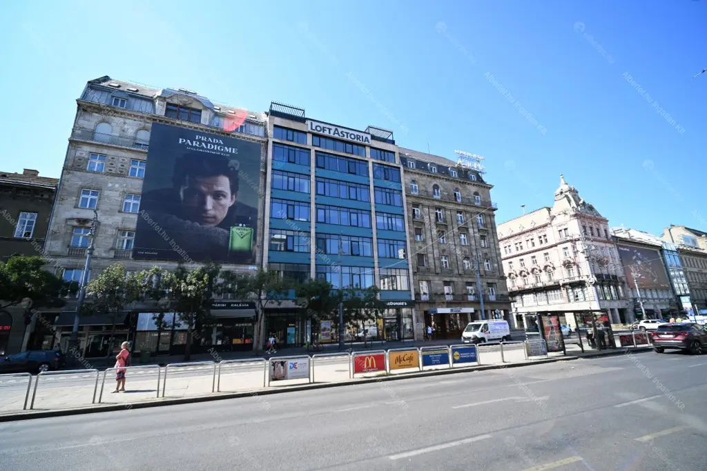 Kiadó albérlet 390000 Ft/hó áron: Budapest, V. kerület  Múzeum körút. Mérete: 70 nm, 2 szobás | Alberlet.hu - 6661979