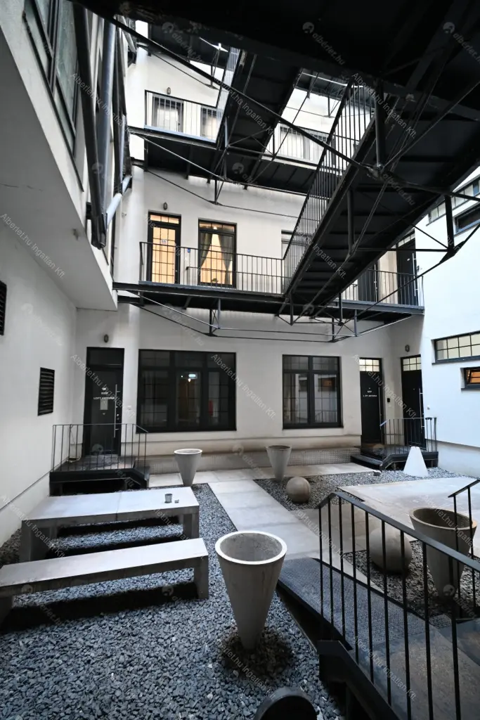 Kiadó albérlet 390000 Ft/hó áron: Budapest, V. kerület  Múzeum körút. Mérete: 70 nm, 2 szobás | Alberlet.hu - 6661981