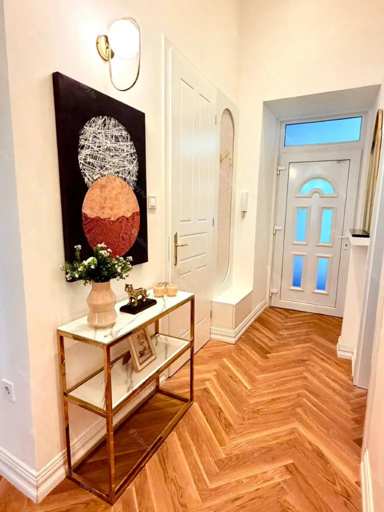 Kiadó albérlet 507000 Ft/hó áron: Budapest, V. kerület  Nádor  utca . Mérete: 61 nm, 3 szobás | Alberlet.hu - 6705278