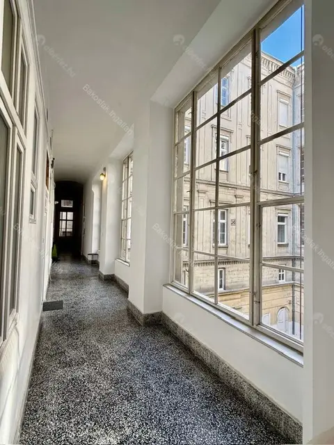 Kiadó albérlet 509000 Ft/hó áron: Budapest, V. kerület  Nádor utca. Mérete: 61 nm, 1 szobás | Alberlet.hu - 6702615