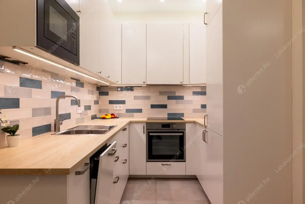 Kiadó albérlet 382000 Ft/hó áron: Budapest, V. kerület  Nyáry Pál utca. Mérete: 68 nm, 3 szobás | Alberlet.hu - 6586921