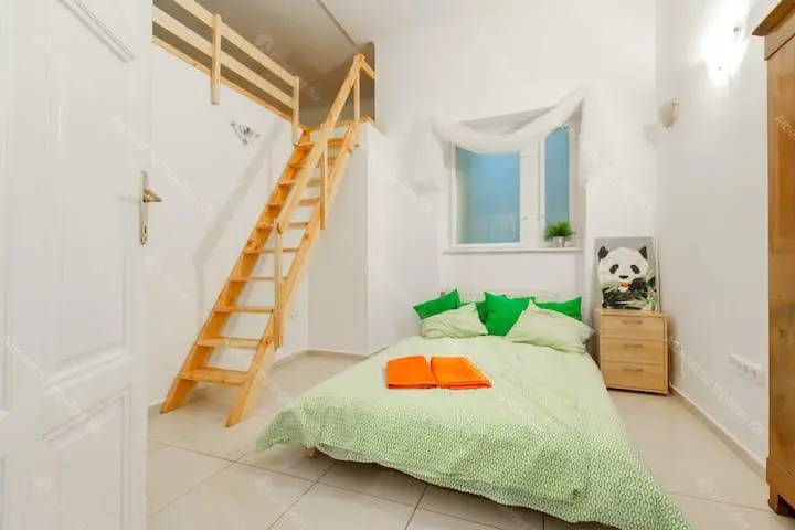 Kiadó albérlet 500000 Ft/hó áron: Budapest, V. kerület  Október 6. utca. Mérete: 124 nm, 4 szobás | Alberlet.hu - 6681631