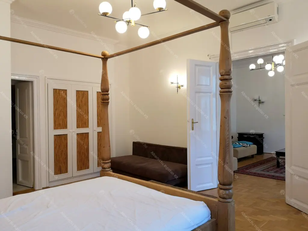 Kiadó albérlet 500000 Ft/hó áron: Budapest, V. kerület  Október 6. utca. Mérete: 124 nm, 4 szobás | Alberlet.hu - 6681634