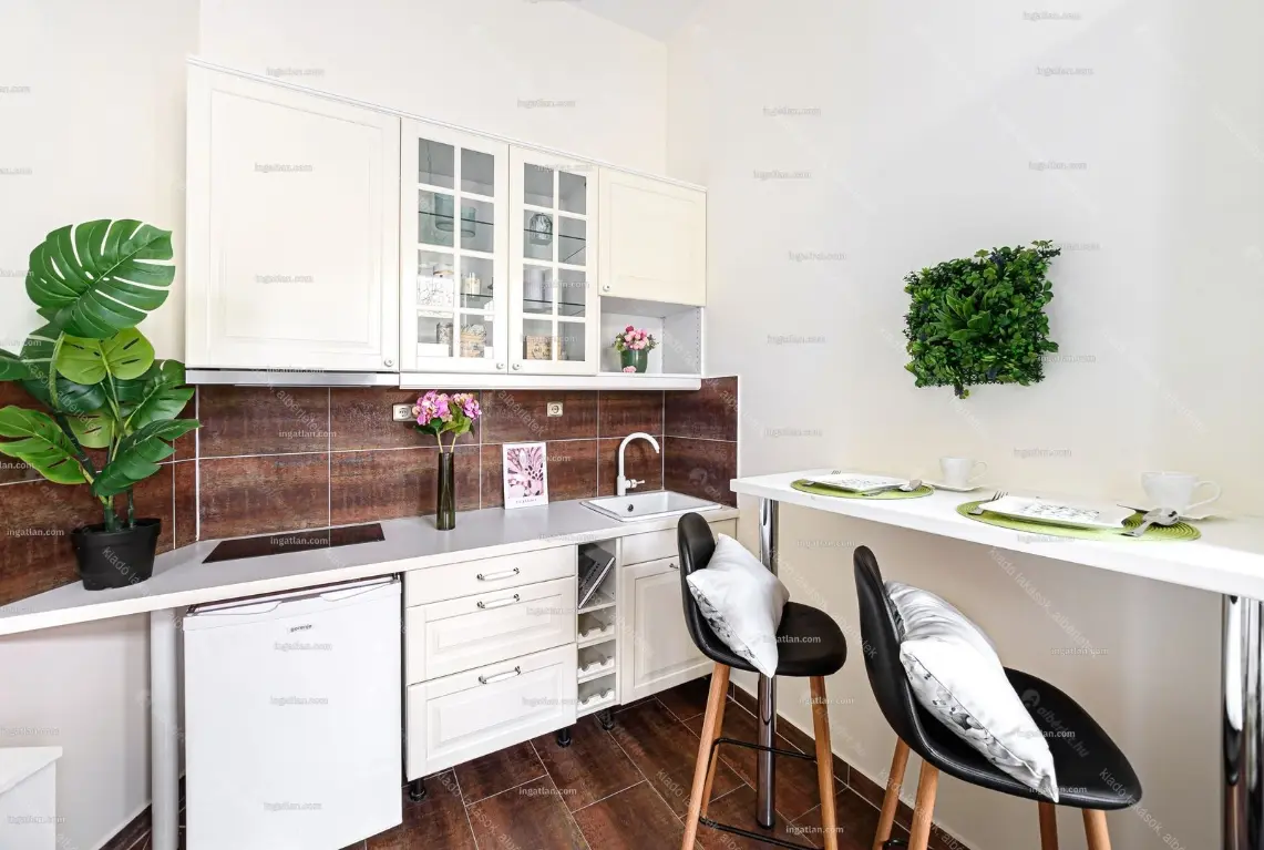 Kiadó albérlet 199000 Ft/hó áron: Budapest, V. kerület  Október 6. utca. Mérete: 20 nm, 1 szobás | Alberlet.hu - 6640380