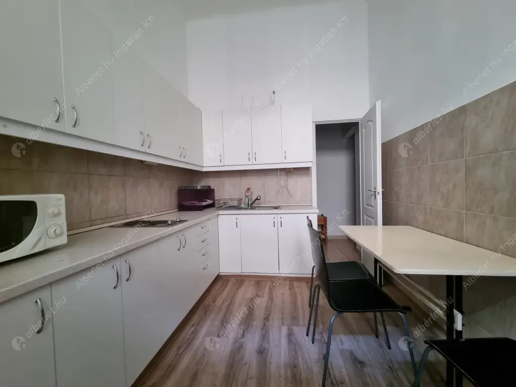 Kiadó albérlet 180000 Ft/hó áron: Budapest, V. kerület  Október 6. utca. Mérete: 27 nm, 1 szobás | Alberlet.hu - 6637463