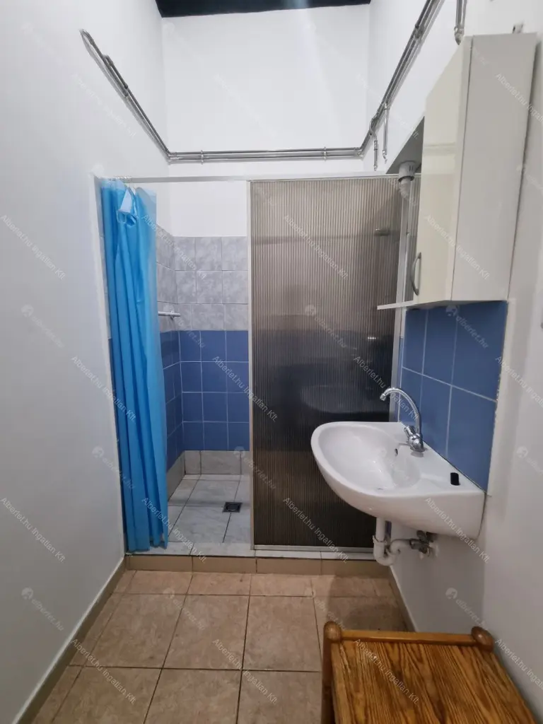 Kiadó albérlet 180000 Ft/hó áron: Budapest, V. kerület  Október 6. utca. Mérete: 27 nm, 1 szobás | Alberlet.hu - 6641412