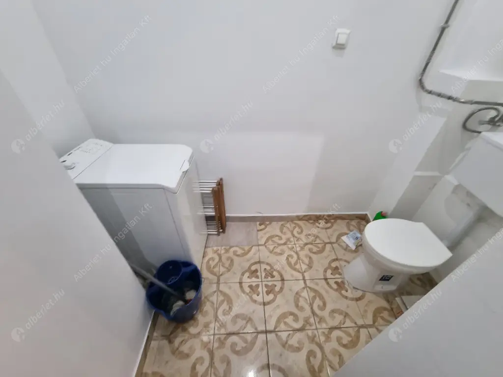 Kiadó albérlet 180000 Ft/hó áron: Budapest, V. kerület  Október 6. utca. Mérete: 27 nm, 1 szobás | Alberlet.hu - 6636708