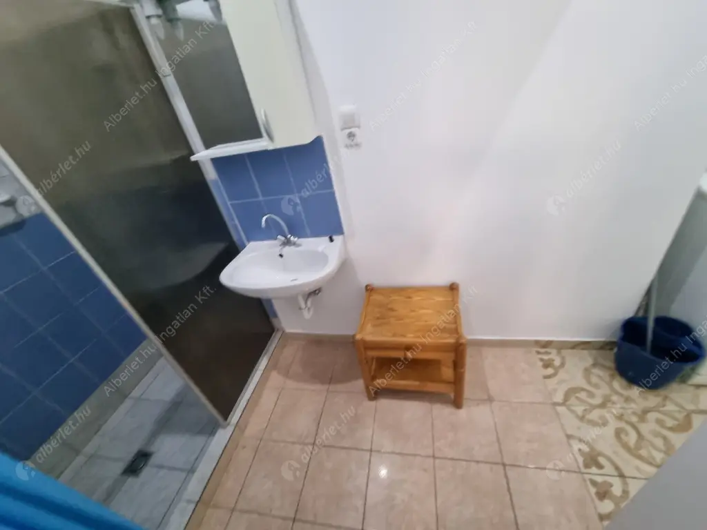 Kiadó albérlet 180000 Ft/hó áron: Budapest, V. kerület  Október 6. utca. Mérete: 27 nm, 1 szobás | Alberlet.hu - 6636710