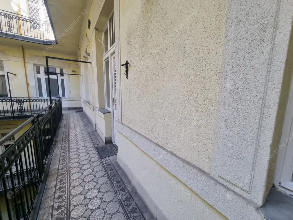 Kiadó albérlet 180000 Ft/hó áron: Budapest, V. kerület  Október 6. utca. Mérete: 27 nm, 1 szobás | Alberlet.hu - 6636717