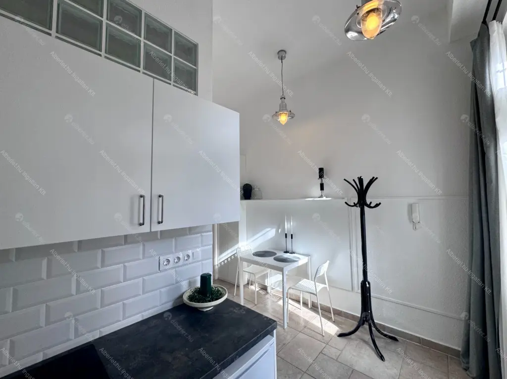 Kiadó albérlet 240000 Ft/hó áron: Budapest, V. kerület  Október 6. utca. Mérete: 35 nm, 1 szobás | Alberlet.hu - 6651997