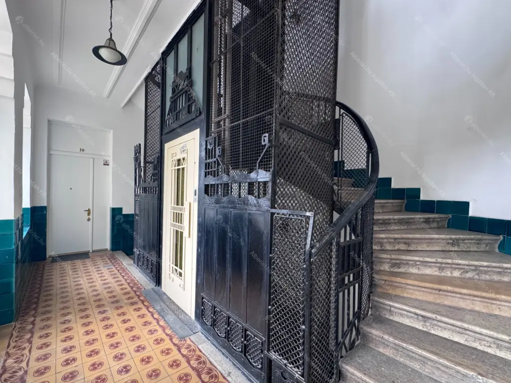 Kiadó albérlet 240000 Ft/hó áron: Budapest, V. kerület  Október 6. utca. Mérete: 35 nm, 1 szobás | Alberlet.hu - 6652001