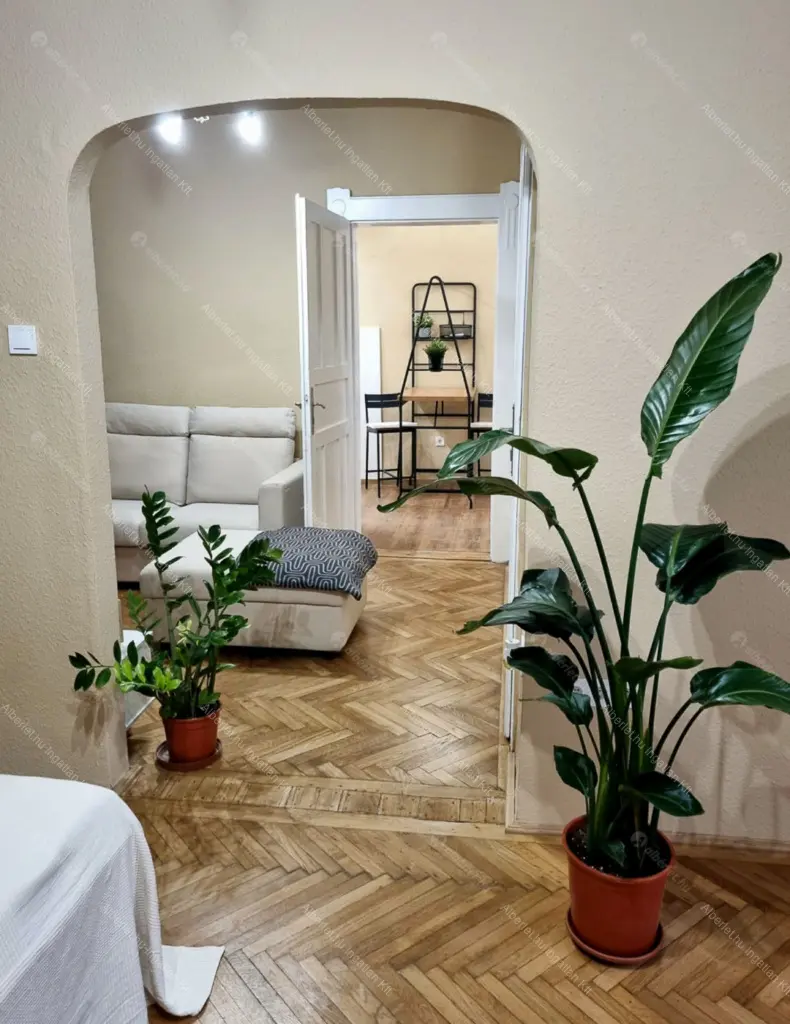 Kiadó albérlet 290000 Ft/hó áron: Budapest, V. kerület  Október 6. utca. Mérete: 40 nm, 1 szobás | Alberlet.hu - 6675015