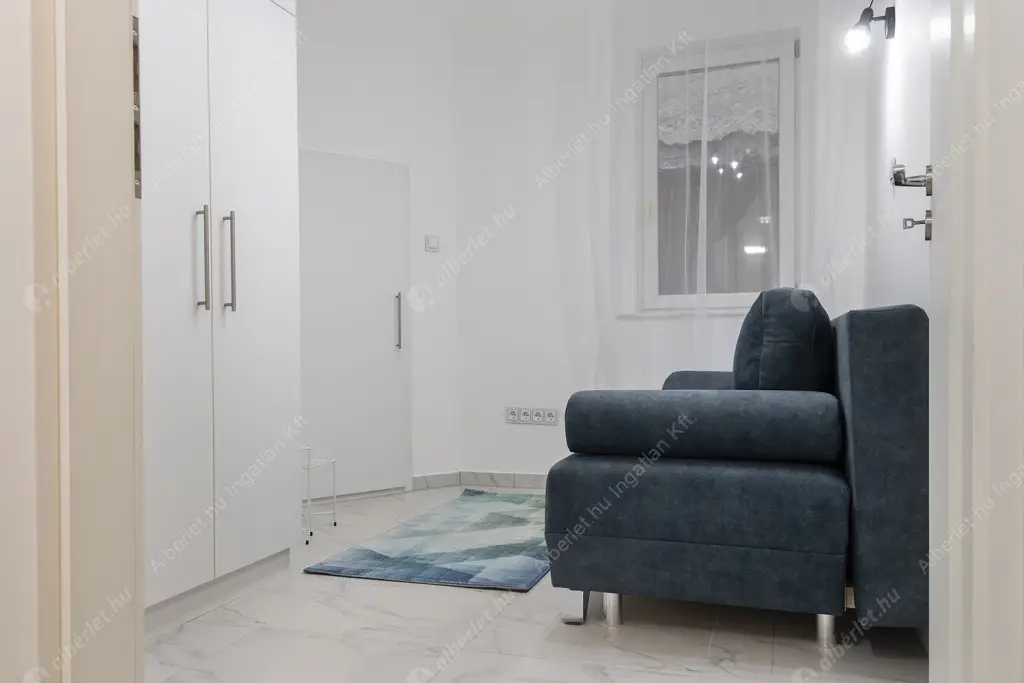 Kiadó albérlet 450000 Ft/hó áron: Budapest, V. kerület  Október 6. utca. Mérete: 52 nm, 1 szobás | Alberlet.hu - 6518696