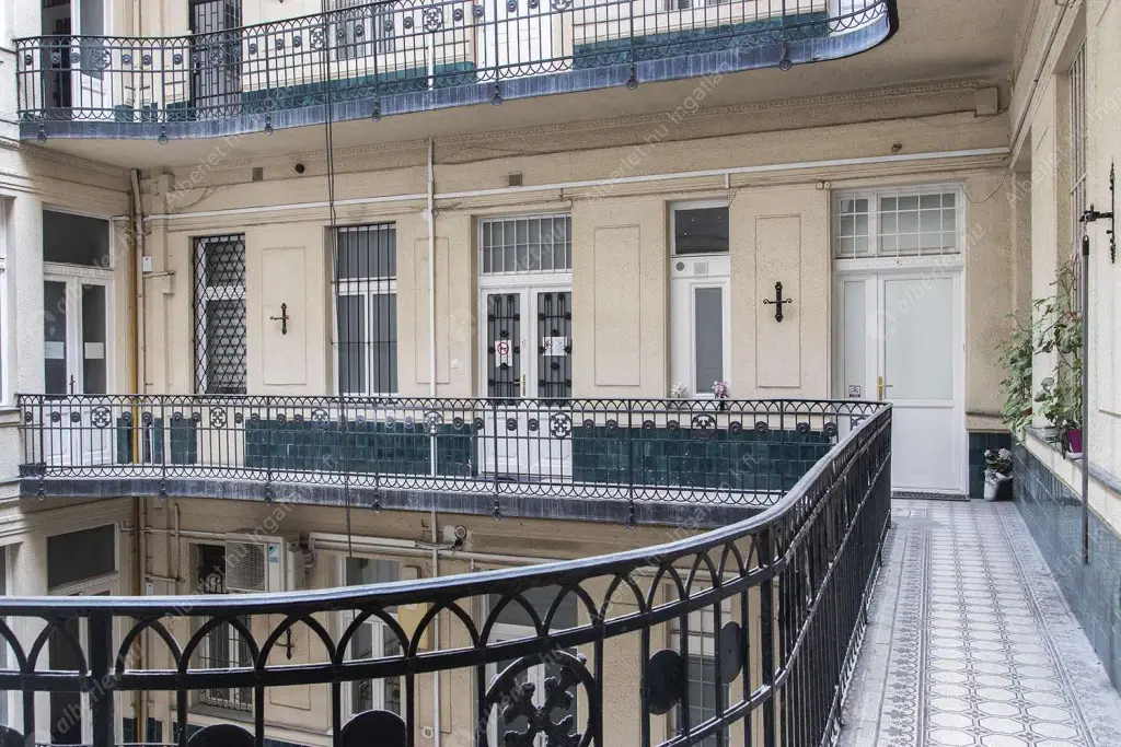 Kiadó albérlet 450000 Ft/hó áron: Budapest, V. kerület  Október 6. utca. Mérete: 52 nm, 1 szobás | Alberlet.hu - 6518697