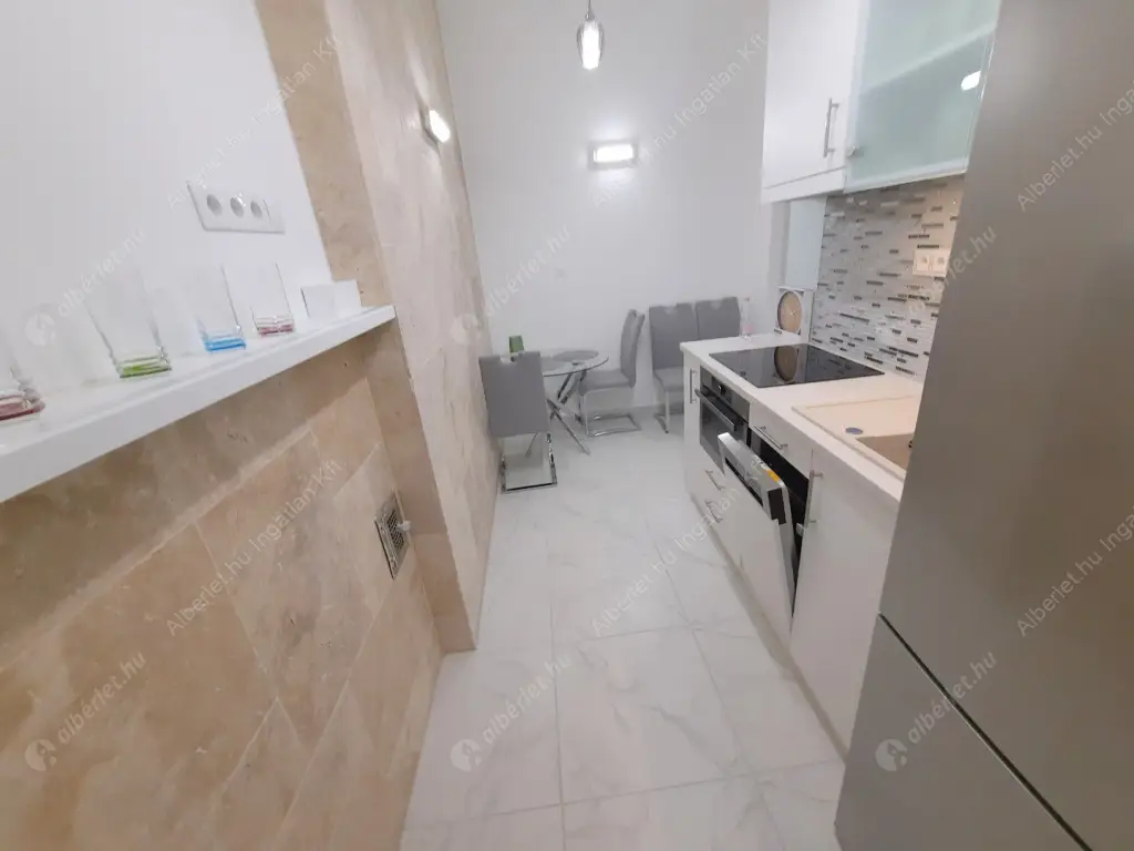 Kiadó albérlet 450000 Ft/hó áron: Budapest, V. kerület  Október 6. utca. Mérete: 52 nm, 1 szobás | Alberlet.hu - 6518708