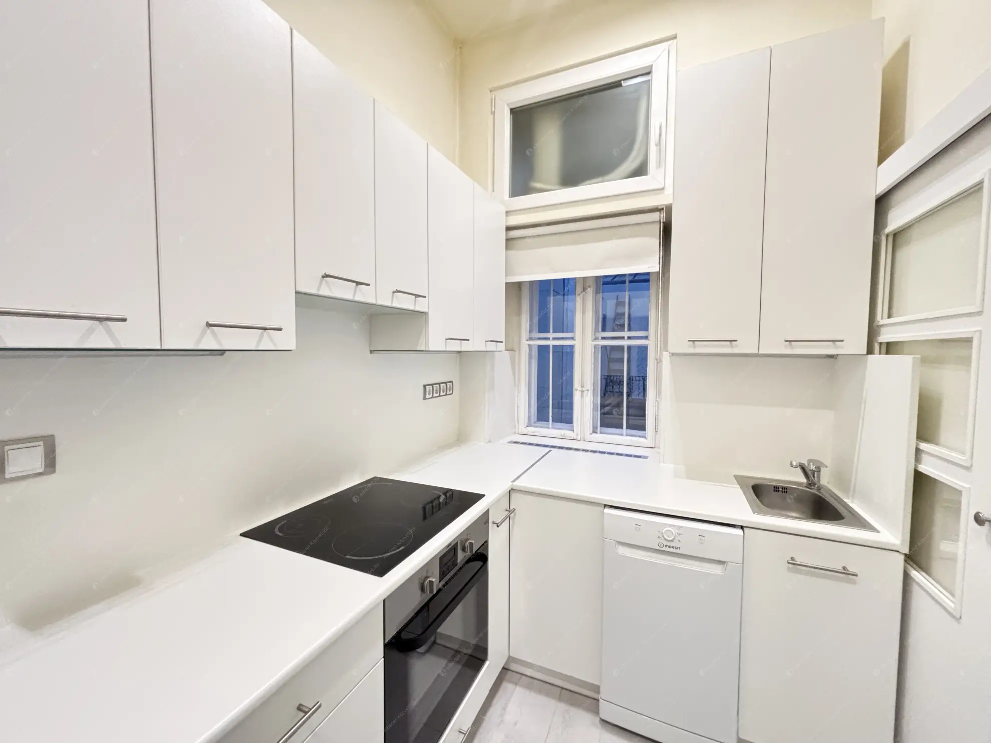 Kiadó albérlet 280000 Ft/hó áron: Budapest, V. kerület  Október 6. utca. Mérete: 52 nm, 2 szobás | Alberlet.hu - 6590523