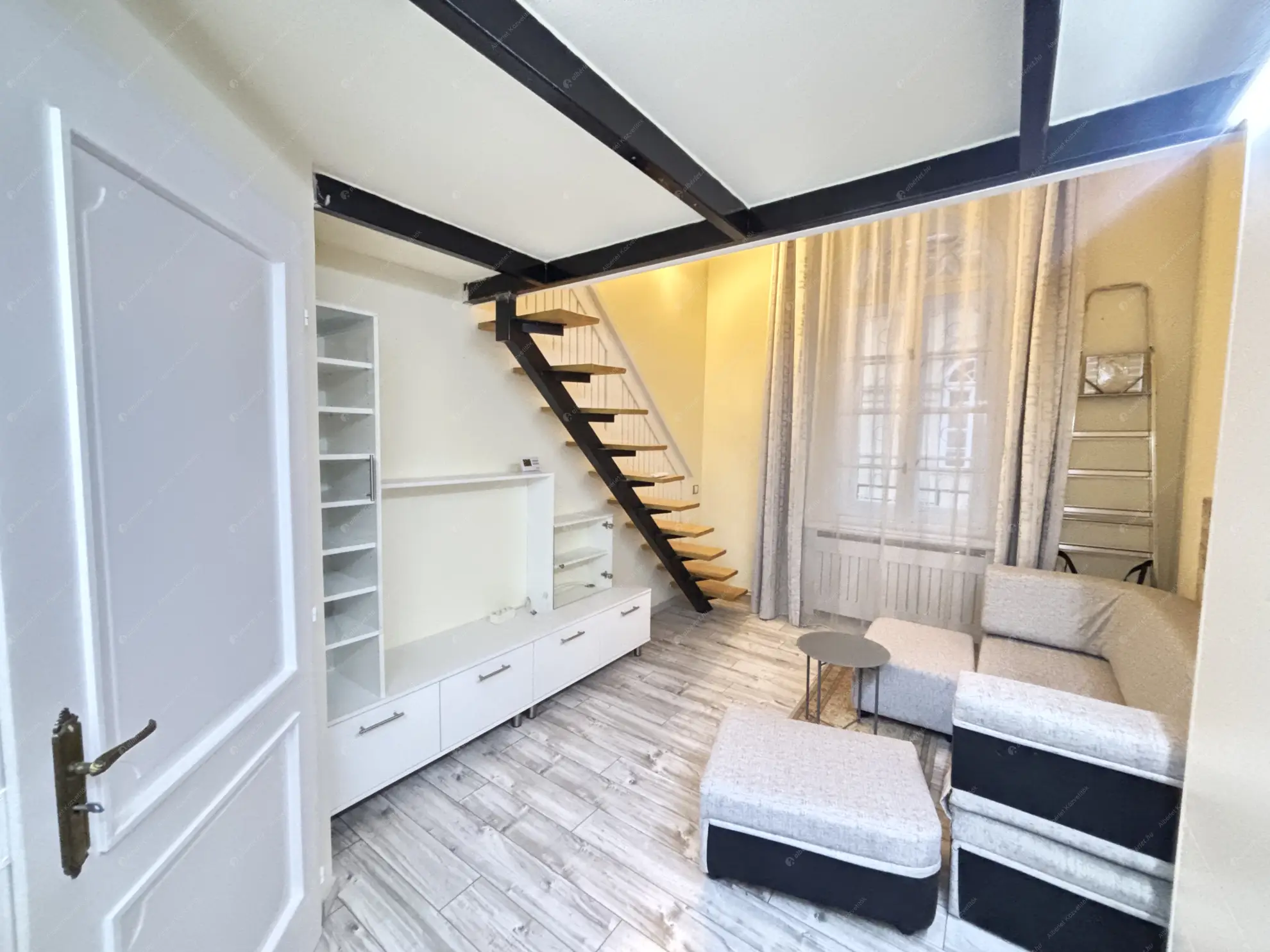 Kiadó albérlet 280000 Ft/hó áron: Budapest, V. kerület  Október 6. utca. Mérete: 52 nm, 2 szobás | Alberlet.hu - 6590528