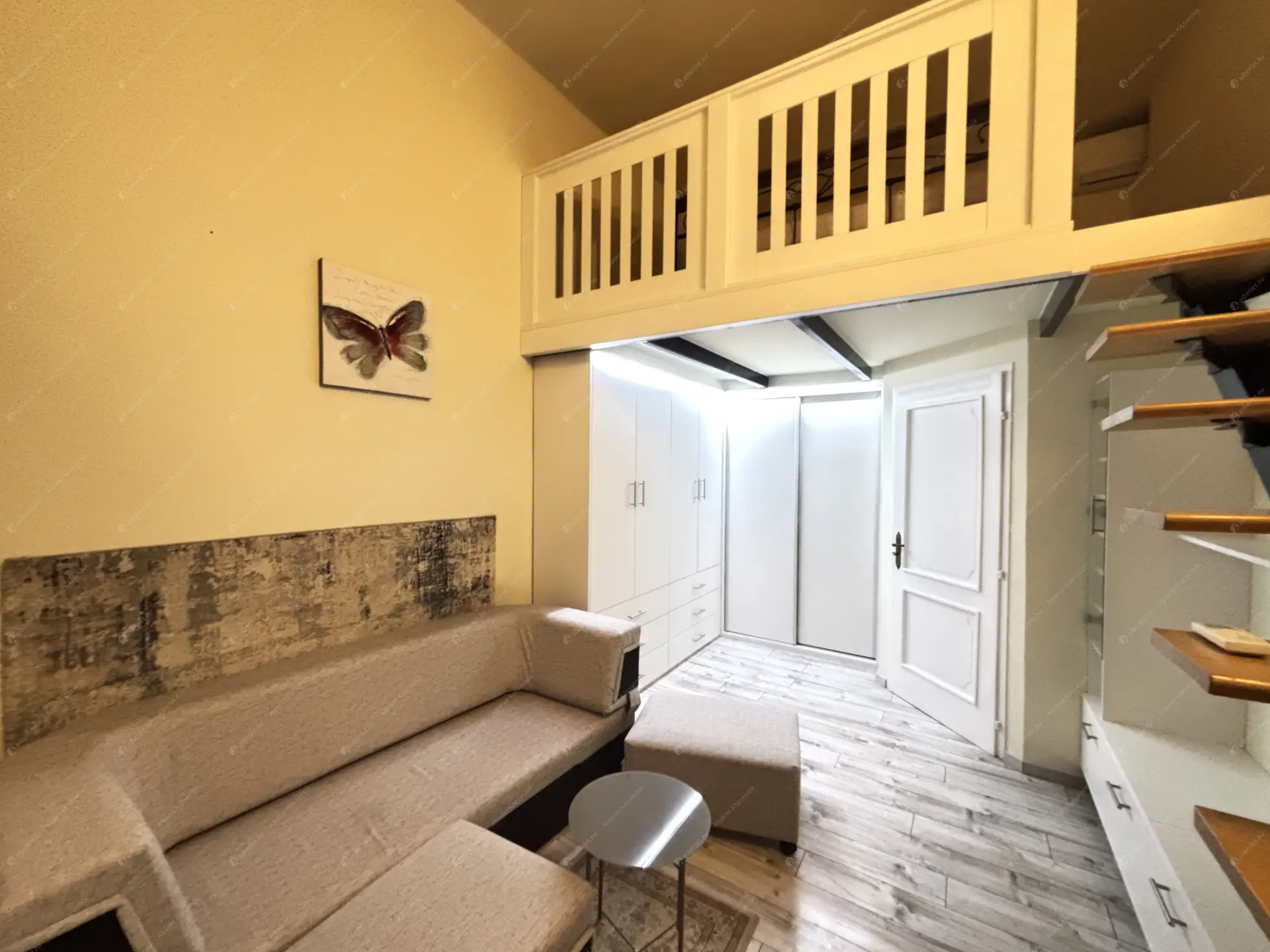 Kiadó albérlet 280000 Ft/hó áron: Budapest, V. kerület  Október 6. utca. Mérete: 52 nm, 2 szobás | Alberlet.hu - 6590529