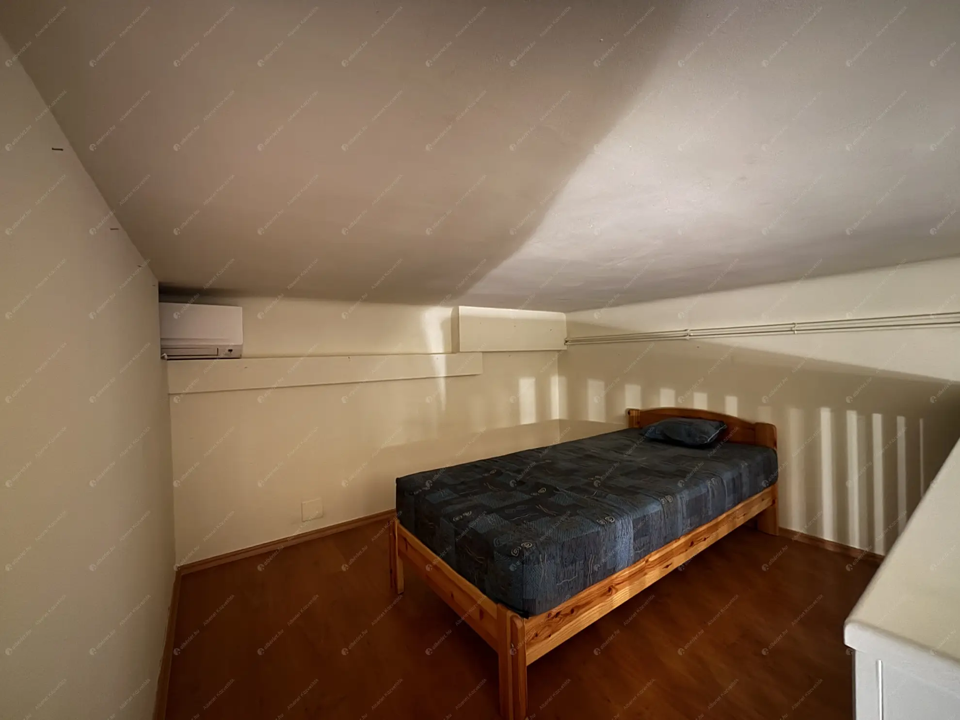 Kiadó albérlet 280000 Ft/hó áron: Budapest, V. kerület  Október 6. utca. Mérete: 52 nm, 2 szobás | Alberlet.hu - 6590534