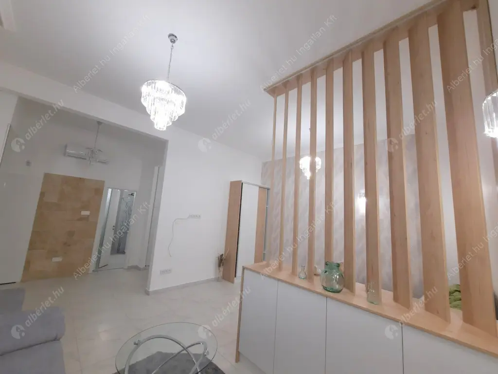 Kiadó albérlet 300000 Ft/hó áron: Budapest, V. kerület  Október 6. utca. Mérete: 52 nm, 1 szobás | Alberlet.hu - 6618773