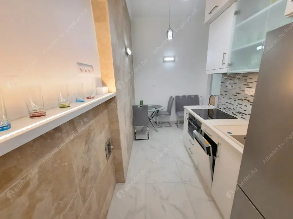 Kiadó albérlet 300000 Ft/hó áron: Budapest, V. kerület  Október 6. utca. Mérete: 52 nm, 1 szobás | Alberlet.hu - 6618780