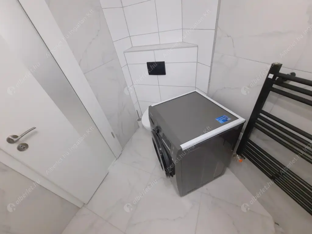 Kiadó albérlet 300000 Ft/hó áron: Budapest, V. kerület  Október 6. utca. Mérete: 52 nm, 1 szobás | Alberlet.hu - 6618783