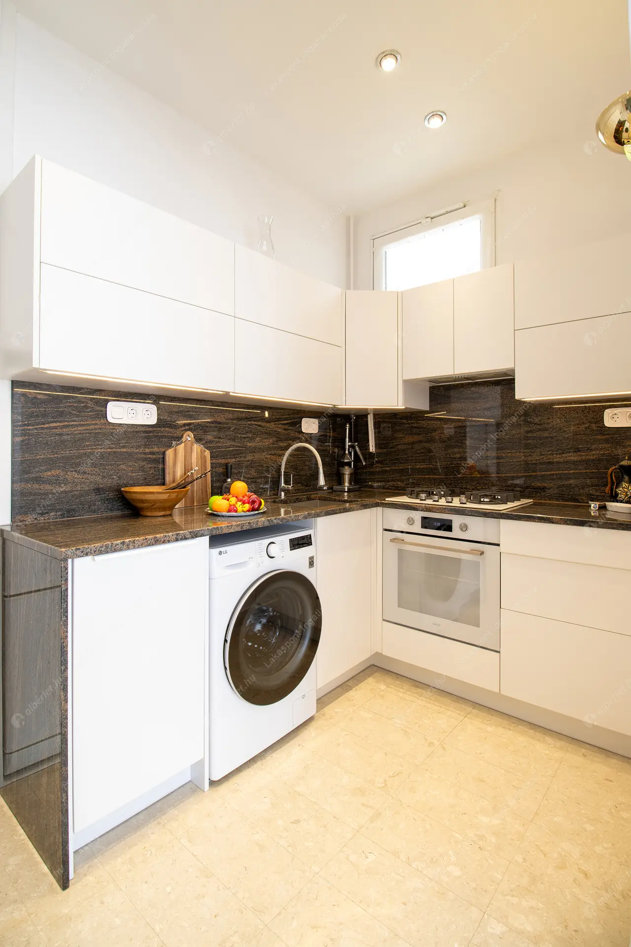 Kiadó albérlet 619000 Ft/hó áron: Budapest, V. kerület  Október 6. utca. Mérete: 62 nm, 3 szobás | Alberlet.hu - 6445658