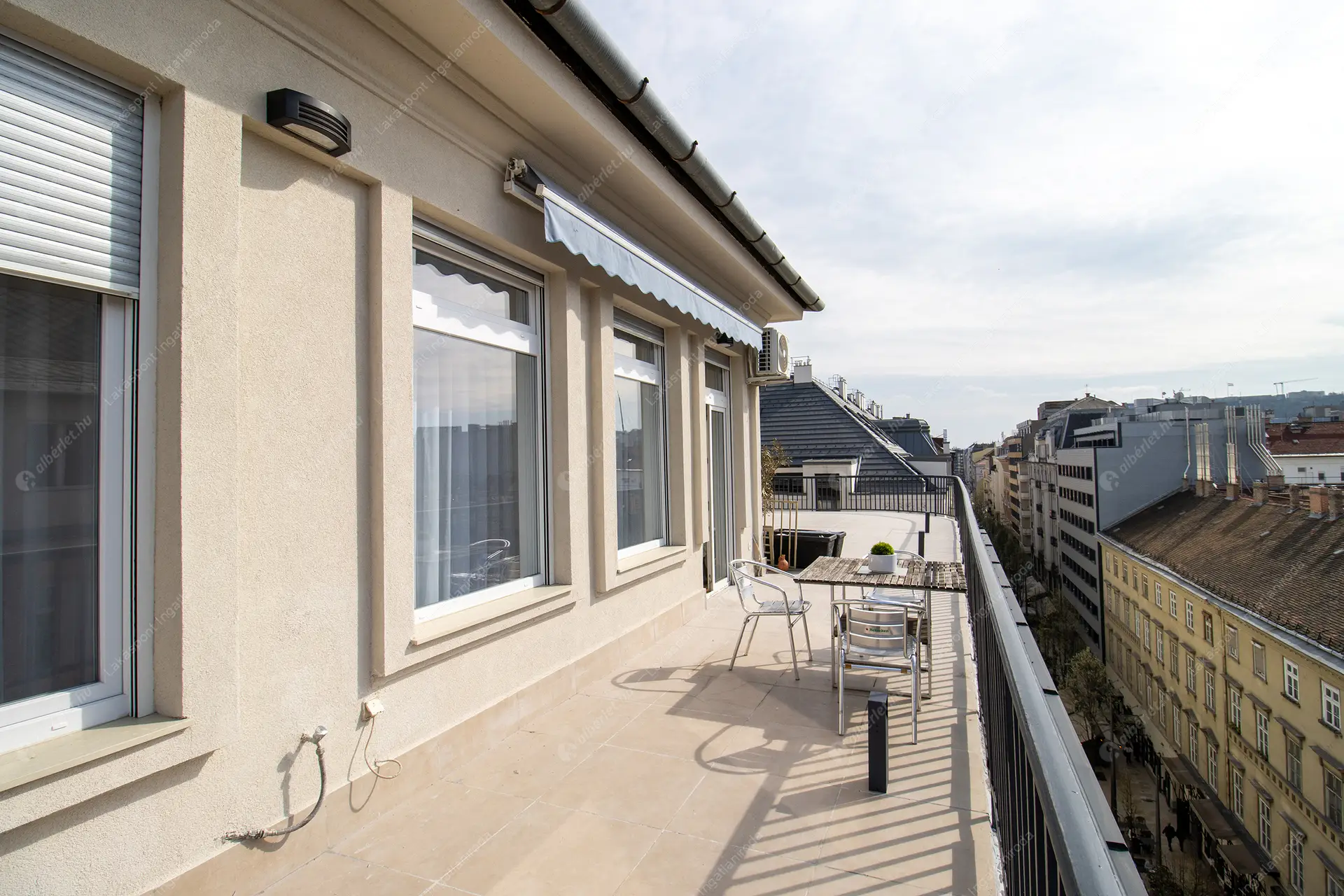 Kiadó albérlet 619000 Ft/hó áron: Budapest, V. kerület  Október 6. utca. Mérete: 62 nm, 3 szobás | Alberlet.hu - 6445665