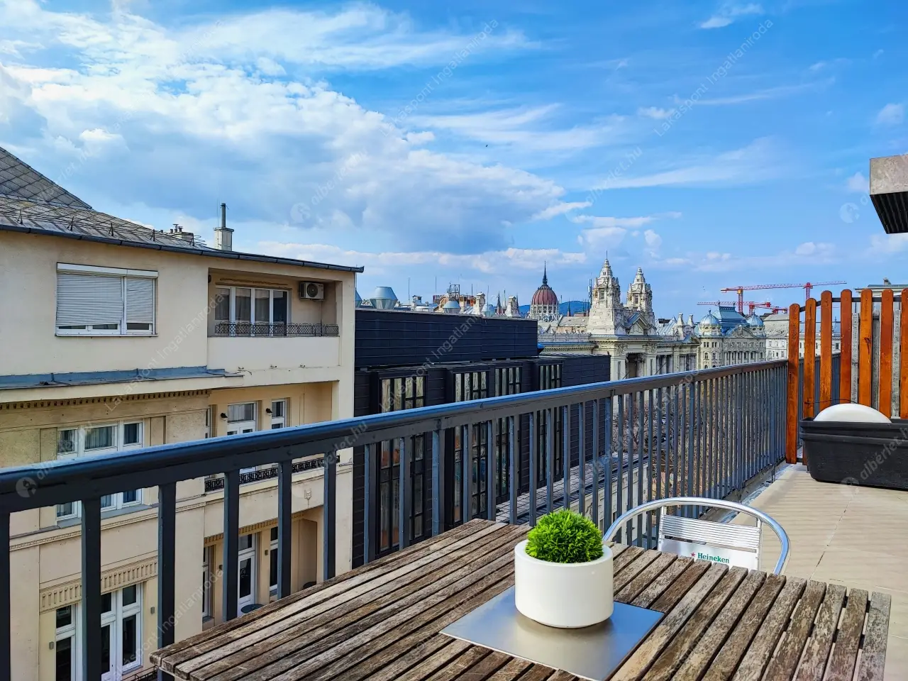 Kiadó albérlet 619000 Ft/hó áron: Budapest, V. kerület  Október 6. utca. Mérete: 62 nm, 3 szobás | Alberlet.hu - 6445667