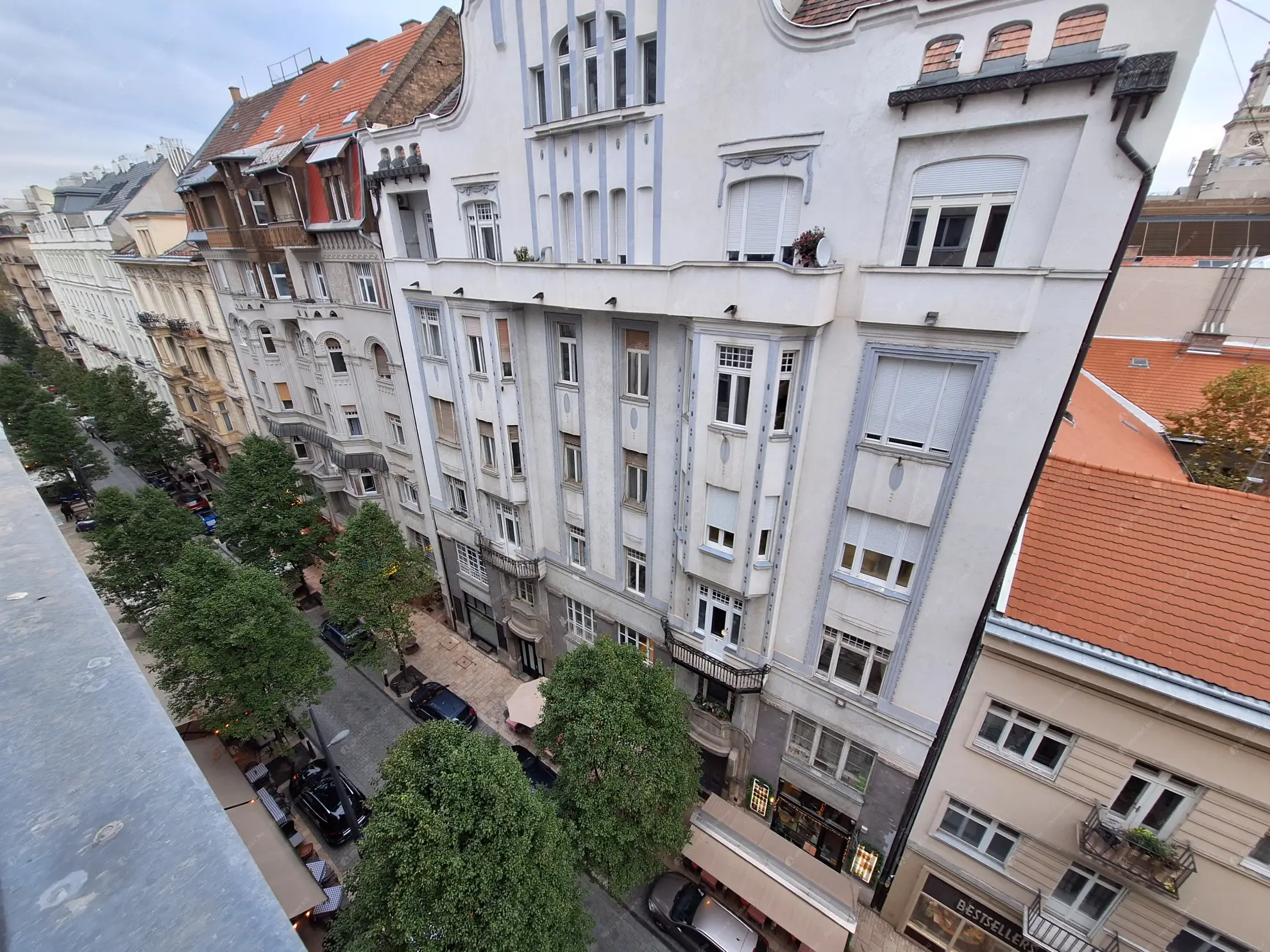 Kiadó albérlet 764000 Ft/hó áron: Budapest, V. kerület  Október 6. utca. Mérete: 80 nm, 3 szobás | Alberlet.hu - 6565273