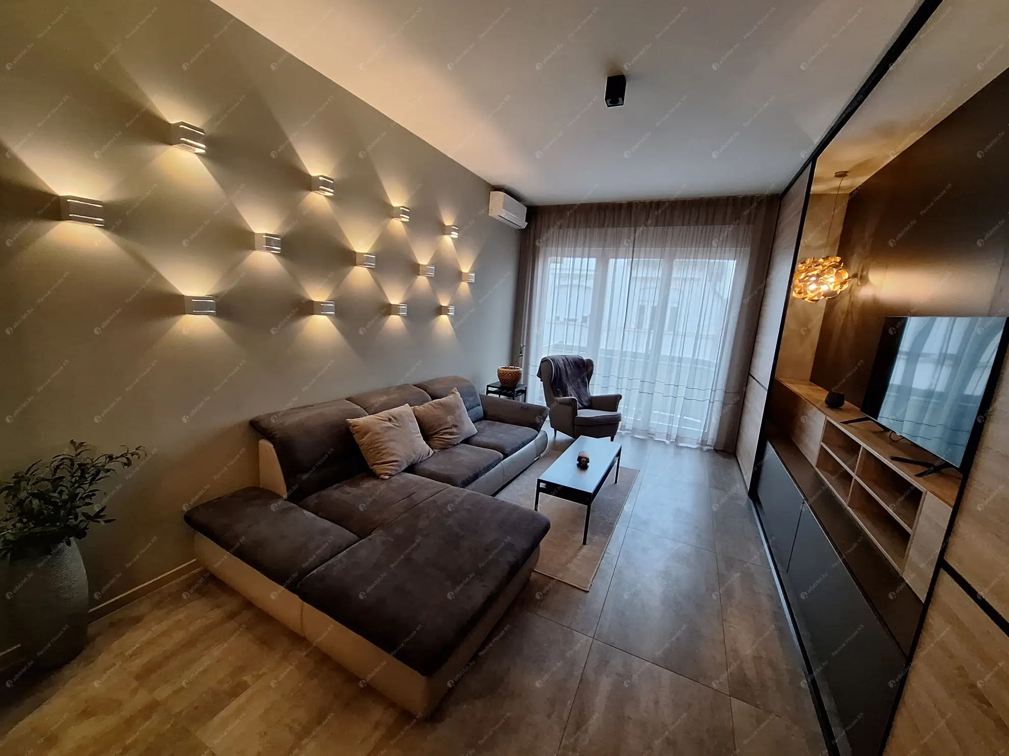 Kiadó albérlet 764000 Ft/hó áron: Budapest, V. kerület  Október 6. utca. Mérete: 80 nm, 3 szobás | Alberlet.hu - 6565275