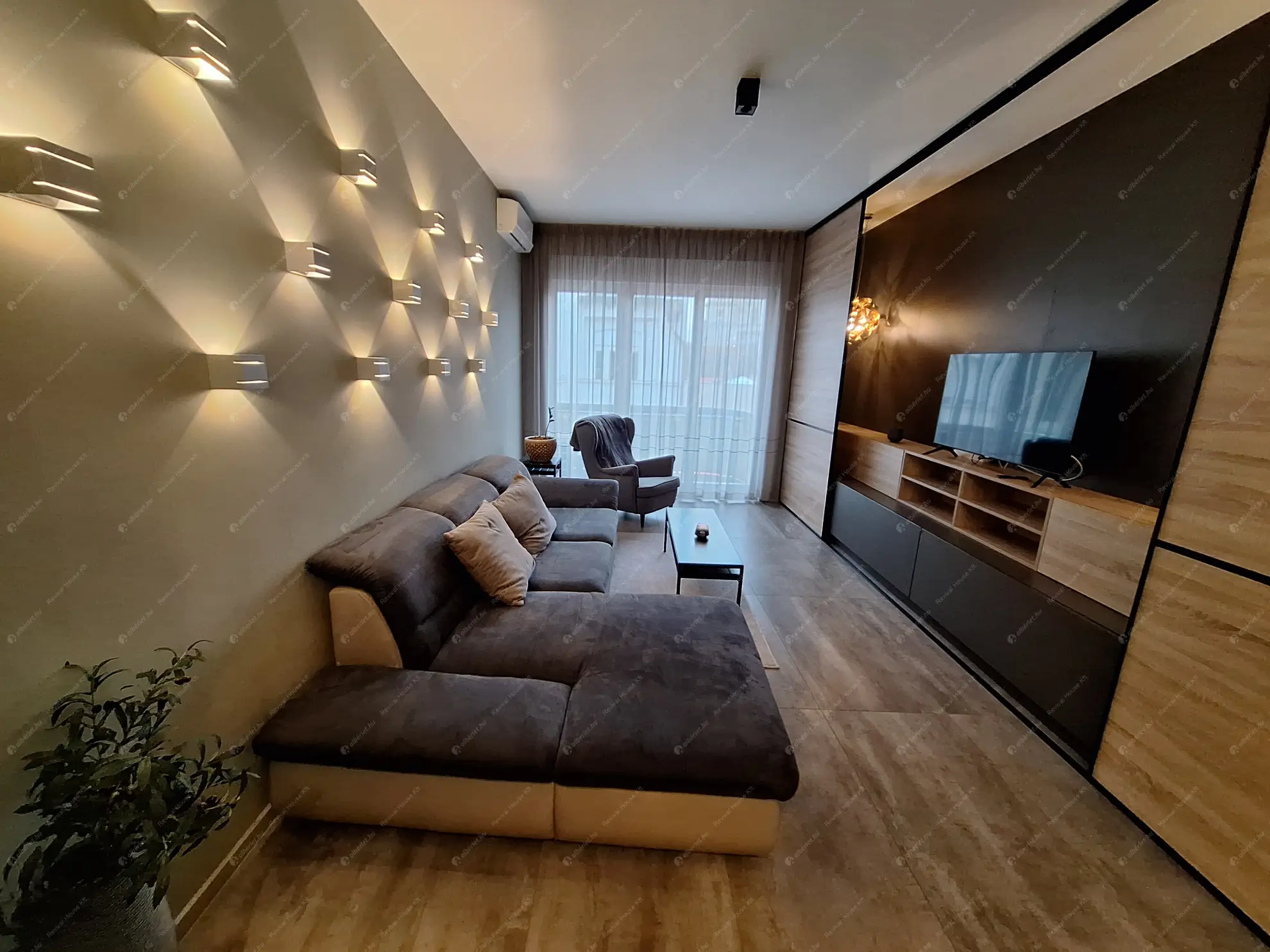 Kiadó albérlet 764000 Ft/hó áron: Budapest, V. kerület  Október 6. utca. Mérete: 80 nm, 3 szobás | Alberlet.hu - 6565277