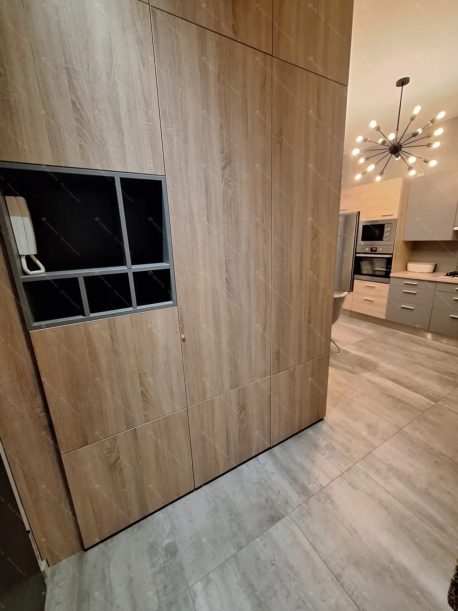 Kiadó albérlet 764000 Ft/hó áron: Budapest, V. kerület  Október 6. utca. Mérete: 80 nm, 3 szobás | Alberlet.hu - 6565282