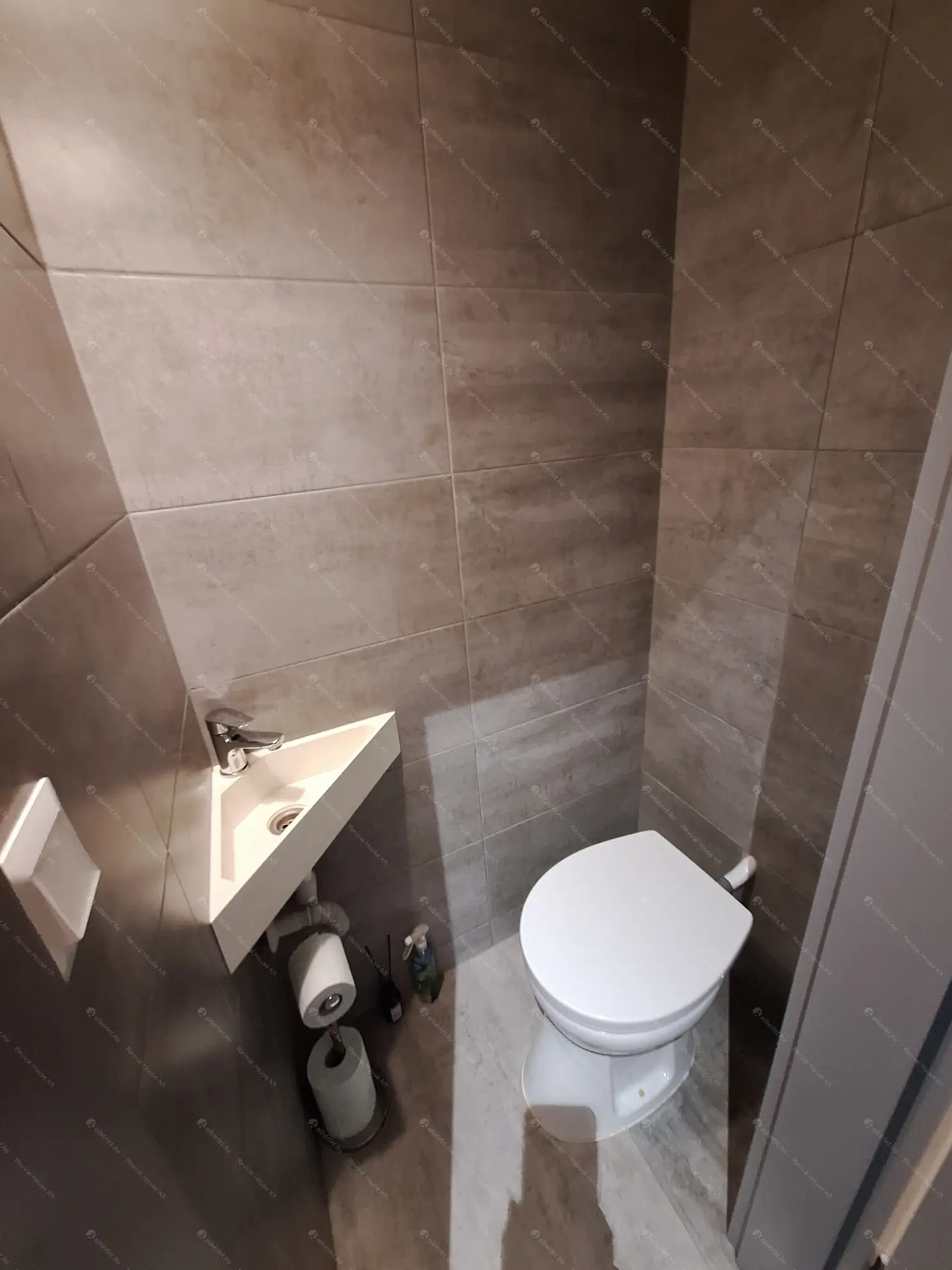 Kiadó albérlet 764000 Ft/hó áron: Budapest, V. kerület  Október 6. utca. Mérete: 80 nm, 3 szobás | Alberlet.hu - 6565292