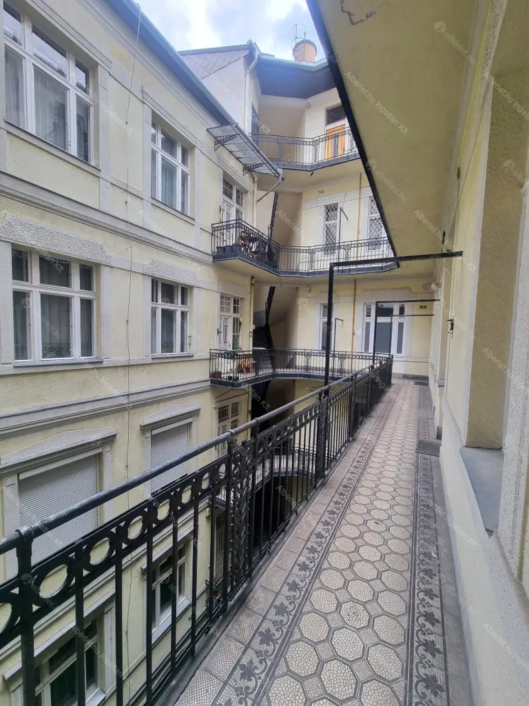 Kiadó albérlet 350000 Ft/hó áron: Budapest, V. kerület  Október 6. utca. Mérete: 85 nm, 2 szobás | Alberlet.hu - 6640257