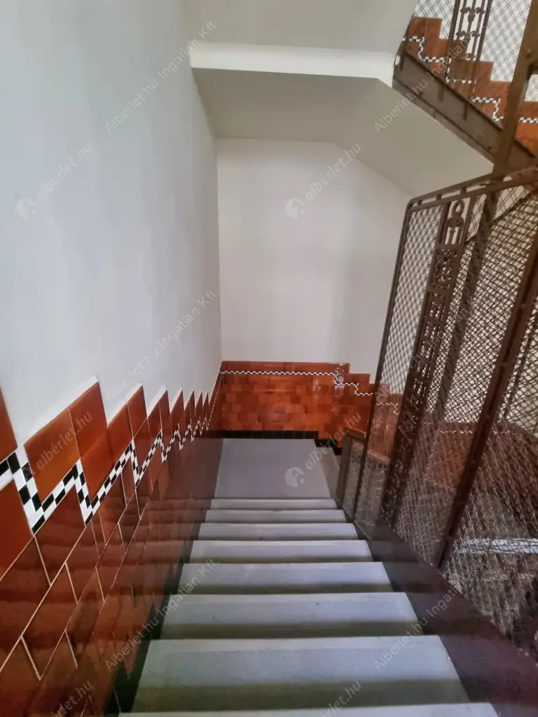 Kiadó albérlet 395000 Ft/hó áron: Budapest, V. kerület  Október 6. utca. Mérete: 85 nm, 3 szobás | Alberlet.hu - 6515923