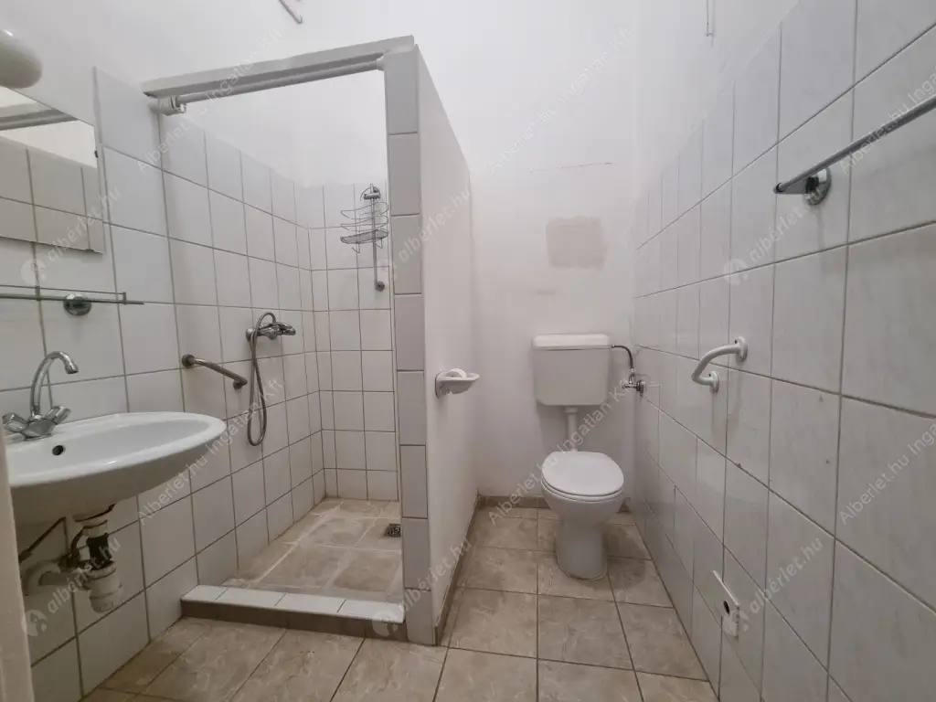 Kiadó albérlet 395000 Ft/hó áron: Budapest, V. kerület  Október 6. utca. Mérete: 85 nm, 3 szobás | Alberlet.hu - 6618793