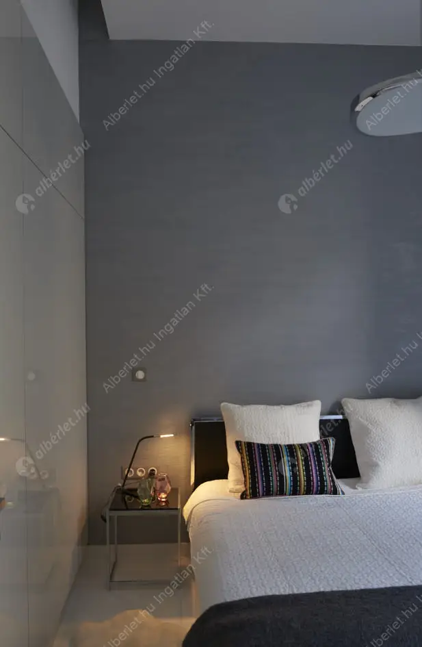 Kiadó albérlet 740000 Ft/hó áron: Budapest, V. kerület  Október 6. utca. Mérete: 85 nm, 3 szobás | Alberlet.hu - 6551016