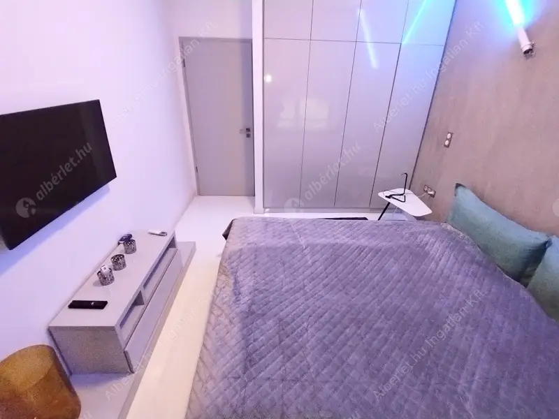 Kiadó albérlet 740000 Ft/hó áron: Budapest, V. kerület  Október 6. utca. Mérete: 85 nm, 3 szobás | Alberlet.hu - 6551025