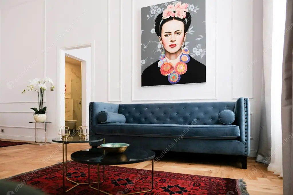 Kiadó albérlet 955000 Ft/hó áron: Budapest, V. kerület  Október 6. utca. Mérete: 90 nm, 2 szobás | Alberlet.hu - 6519329