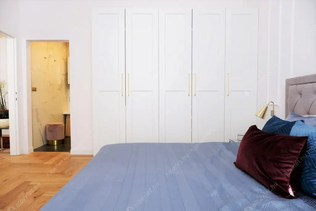 Kiadó albérlet 955000 Ft/hó áron: Budapest, V. kerület  Október 6. utca. Mérete: 90 nm, 2 szobás | Alberlet.hu - 6519338