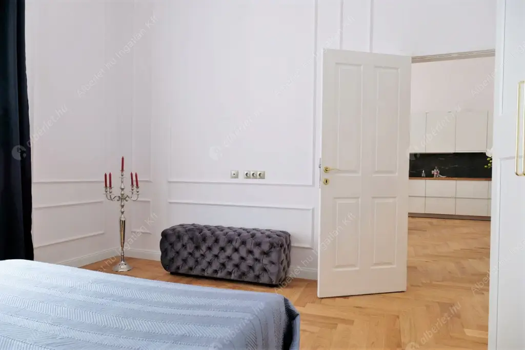 Kiadó albérlet 955000 Ft/hó áron: Budapest, V. kerület  Október 6. utca. Mérete: 90 nm, 2 szobás | Alberlet.hu - 6519340