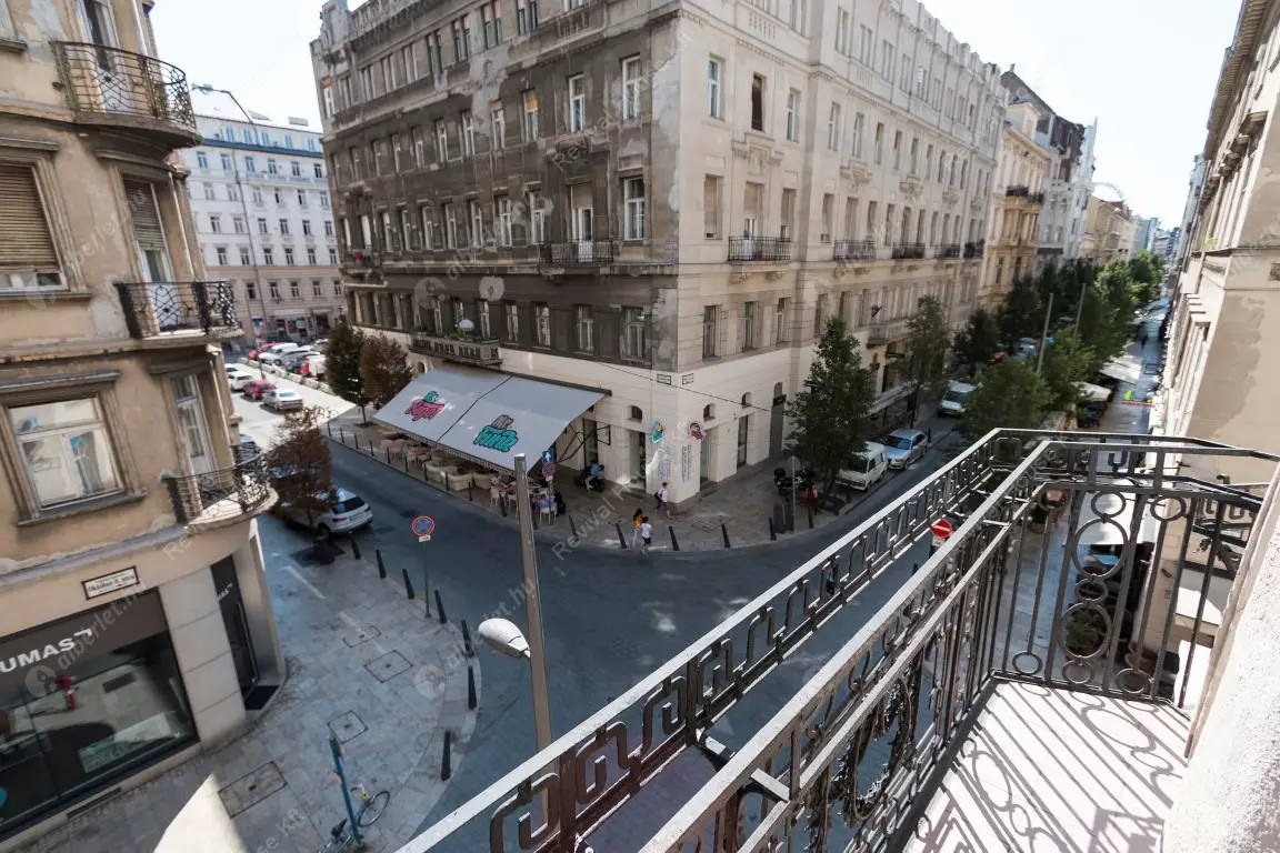 Kiadó albérlet 648000 Ft/hó áron: Budapest, V. kerület  Október 6. utca. Mérete: 90 nm, 3 szobás | Alberlet.hu - 6593343