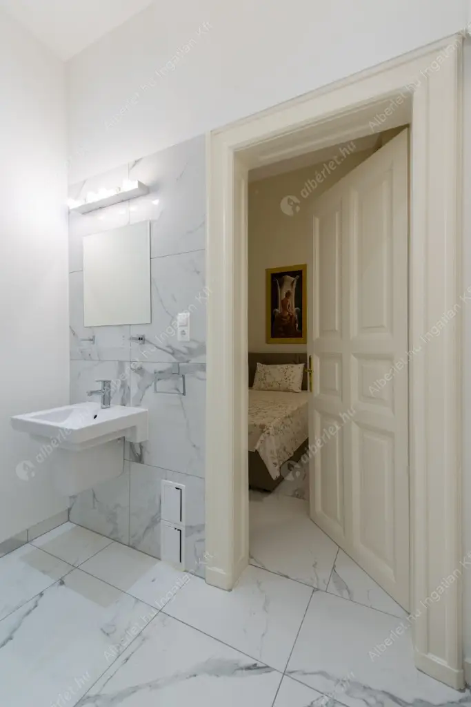 Kiadó albérlet 950000 Ft/hó áron: Budapest, V. kerület  Papnövelde utca. Mérete: 160 nm, 4 szobás | Alberlet.hu - 6603442