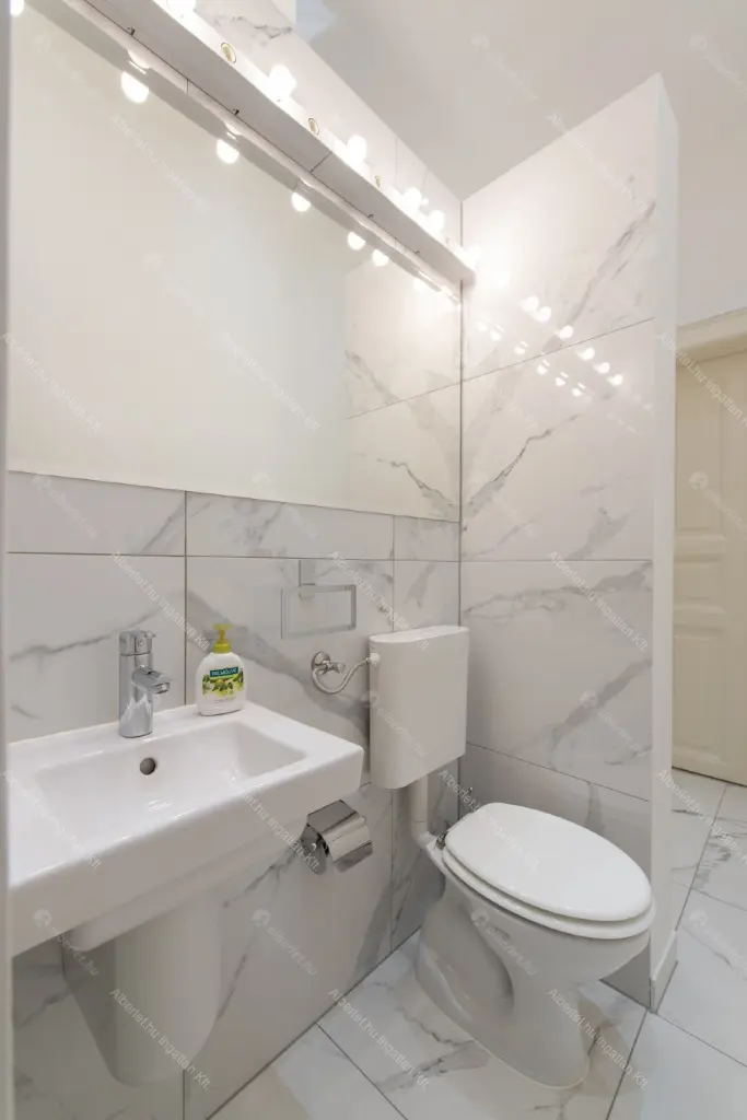 Kiadó albérlet 950000 Ft/hó áron: Budapest, V. kerület  Papnövelde utca. Mérete: 160 nm, 4 szobás | Alberlet.hu - 6655519