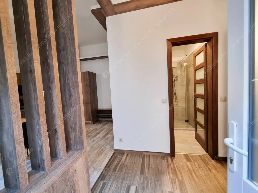 Kiadó albérlet 350000 Ft/hó áron: Budapest, V. kerület  Papnövelde utca. Mérete: 55 nm, 2 szobás | Alberlet.hu - 6556860