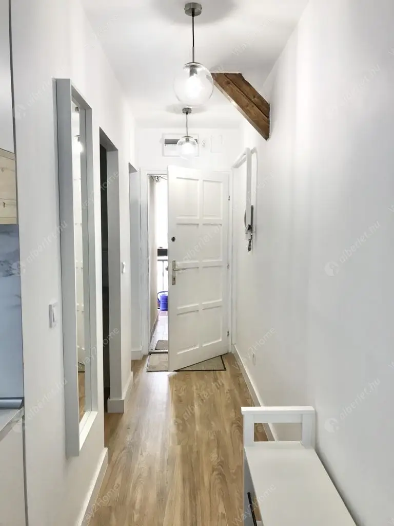 Kiadó albérlet 309000 Ft/hó áron: Budapest, V. kerület  Párizsi utca. Mérete: 43 nm, 1 szobás | Alberlet.hu - 6627735