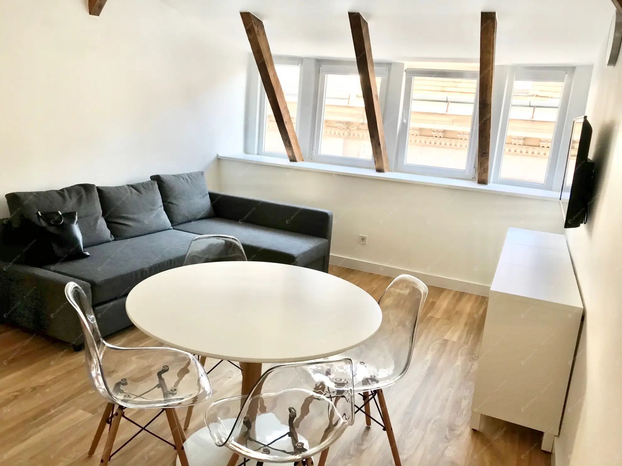 Kiadó albérlet 309000 Ft/hó áron: Budapest, V. kerület  Párizsi utca. Mérete: 43 nm, 1 szobás | Alberlet.hu - 6627742